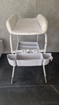 Přebalovací stolek s vaničkou Cuddle & Bubble - 4