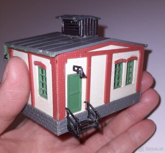 Model sklad domek k mašinkám do kolejiště TT - 4
