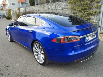 TESLA MODEL S 85D, 4x4 ,1 MAJITEL,NABÍJENÍ ZDARMA - 4