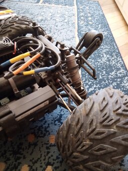 RC auto 1/8 - 4