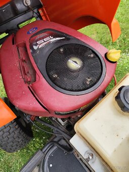 Zahradní traktůrek Husqvarna - 4