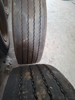 Pneu 315/70 -22,5 - 4