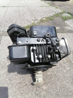Motor ze sekačky Mountfield - 4
