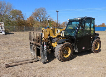 Teleskopický vysokozdvižný vozík Caterpillar TH255, rok výro - 4