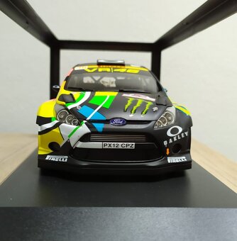 Minichamps 1:18 Ford - 4
