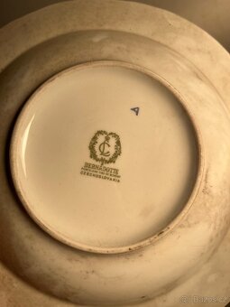 Starožitný hluboký talíř s květinovým dekorem a zlacením - 4