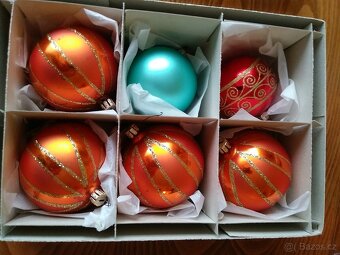 Vánoční baňky, koule plastové, skleněné bílé a další barvy - 4