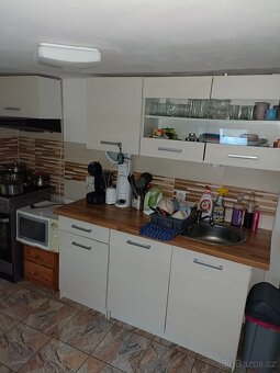 Prodej dvougeneračního rodinného domu - 4