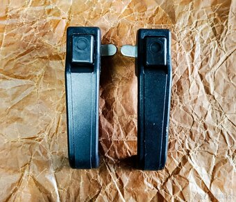 UAZ HUNTER - kliky dveří - 4