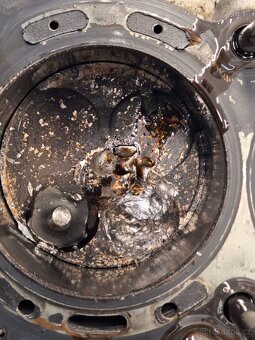 Motor Aprilia Tuono V4 - 4