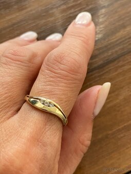 Zlatý dámský prsten - 4
