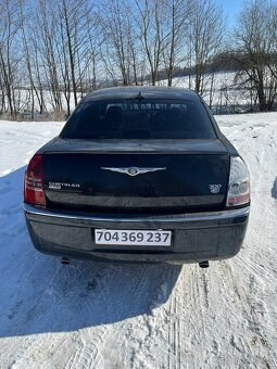 // CHRYSLER 300C SEDAN 3.0 CRD 2007 // DÍLY - 4
