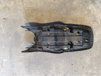 Sedlo a plast/křídlo Honda CBR 600F - 4
