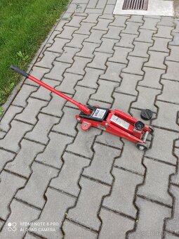 Hydraulicky zvedak 2t + gumova podlozka - 4