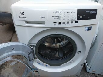 Prodám dig. pračku Electrolux--7 kg----ZDARMA DOVEZU-- - 4