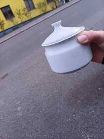 Porcelán talíře, mísa na polévku, hrnečky s podšálky - 4