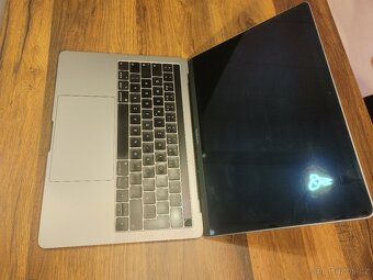 MacBook Pro 13" 2018 - i5, 16GB--1 TB +NOVA BATERIE 7/2025 - 4
