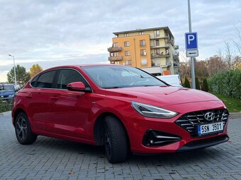 Hyundai i30 fastback 1.5 t-gdi 118 kw / 2022 - 4