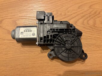 Motorek stahování okna VW – 6Q2 959 802 F - 4