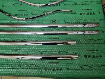 exteriérový styling kit (dekorační kit) chrom Nissan Juke (F - 4