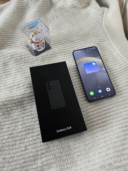 Samsung Galaxy S24 256Gb display jako nový 8Gb RAM - 4