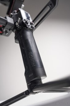 PRODÁM DJI RS 2 Pro Combo - 4