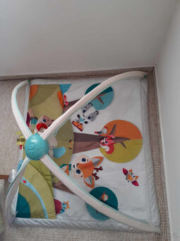 Hrací deka Tiny love s odnímatelnou hrazdičkou - 4