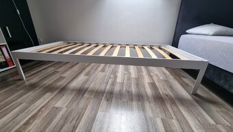 Rám postele + rošt Jysk - 4