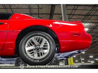 Pontiac firebird - 4
