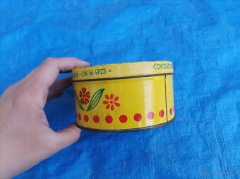 Plechová dóza od bonbónů - 4