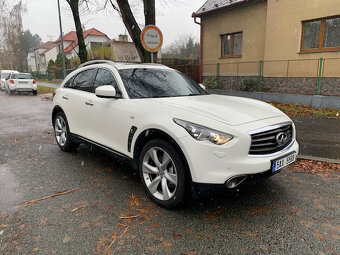 Infiniti FX30d - 4