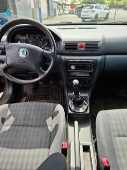 Octavia 1.6 benzín - 4