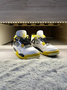 JORDAN 4 RETRO VIVID SULFUR - 4