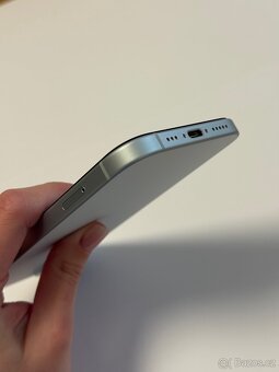 iPhone 15 128 gb modrý, jako nový - 4