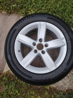ALU kola Audi 16" s pneu 205/60 R16 – super stav - 4