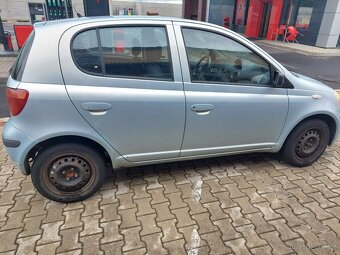 Yaris - 4