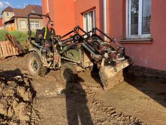 Zemní a výkopové práce malotraktor s čelním nakladačem - 4