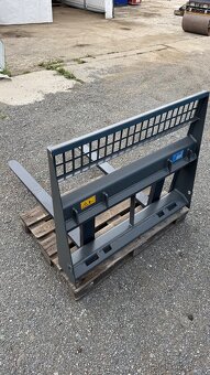 Paletizační vidle na smykový nakladač - 4