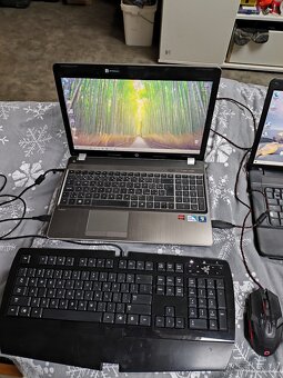 Prodám 2x notebook - 4