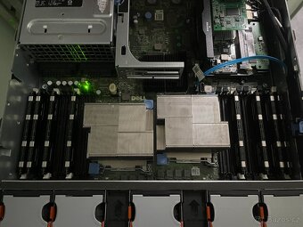 DELL PowerEdge R710 – 2× Xeon L5640, 32GB RAM, 8× SAS - 4