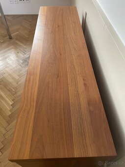 Ořechová komoda BoConcept - výborný stav - 4