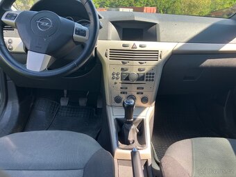Opel Astra H - 4