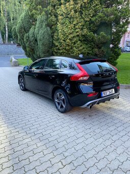 VOLVO V40 - 4
