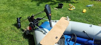 Prodám gumový člun Intex Mariner 3 - 4