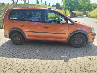 VW TOURAN CROSS 1,4TSI RV 2010 7MÍST - 4