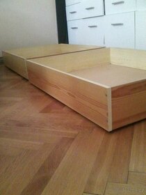 2 šuplíky na kolečkách - úložný prostor pod postel, - 4