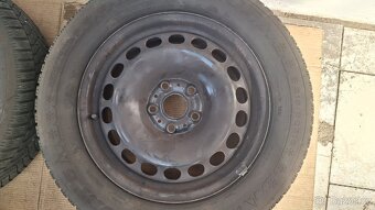 Sada disků VW 16" 5x112 zimní pneu 215/60 R16 4-7mm Passat - 4