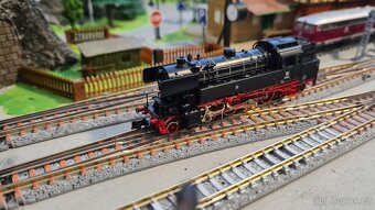 Vláčky N - FLEISCHMANN Lokomotiva DB BR 65 018 - 4
