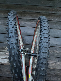 Zapletená kola Shimano LX / Rigida Laser 42 / IRC Mythos - 4