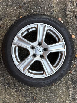 Goodyear Ultragrip 9 205/55/16 - 4